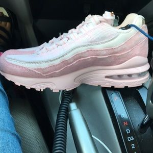 Nike Airmaxes pink US 5y
